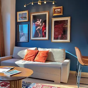 https://ee-guest-house.it-romehotels.com