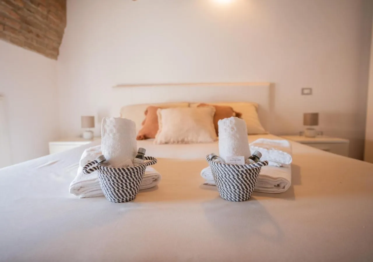 Mansarda Colombo - Car Parking Apartment Ferrara