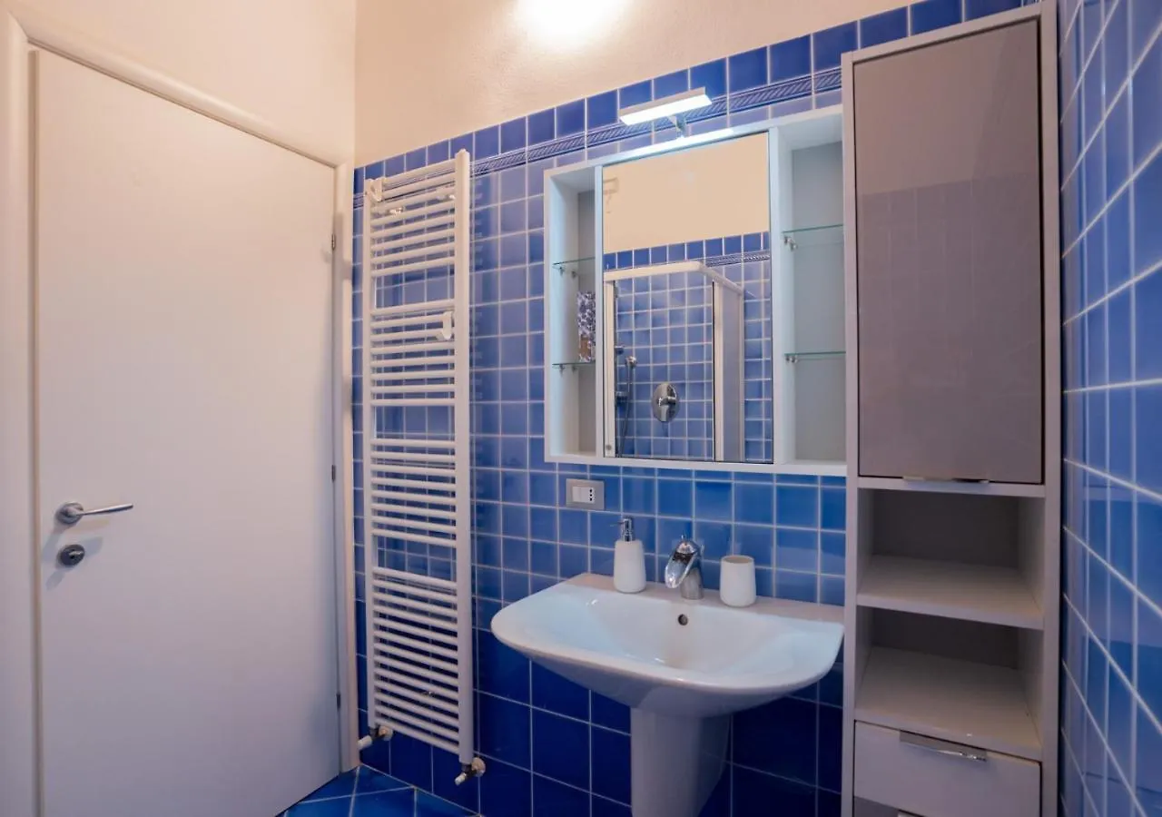 Mansarda Colombo - Car Parking Apartment Ferrara