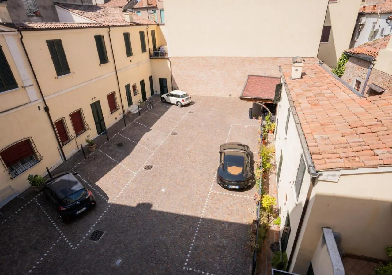 Mansarda Colombo - Car Parking Apartment Ferrara