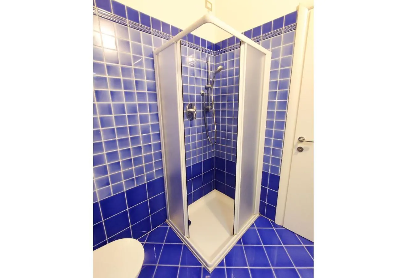 Mansarda Colombo - Car Parking Apartment Ferrara 0*,  Italy