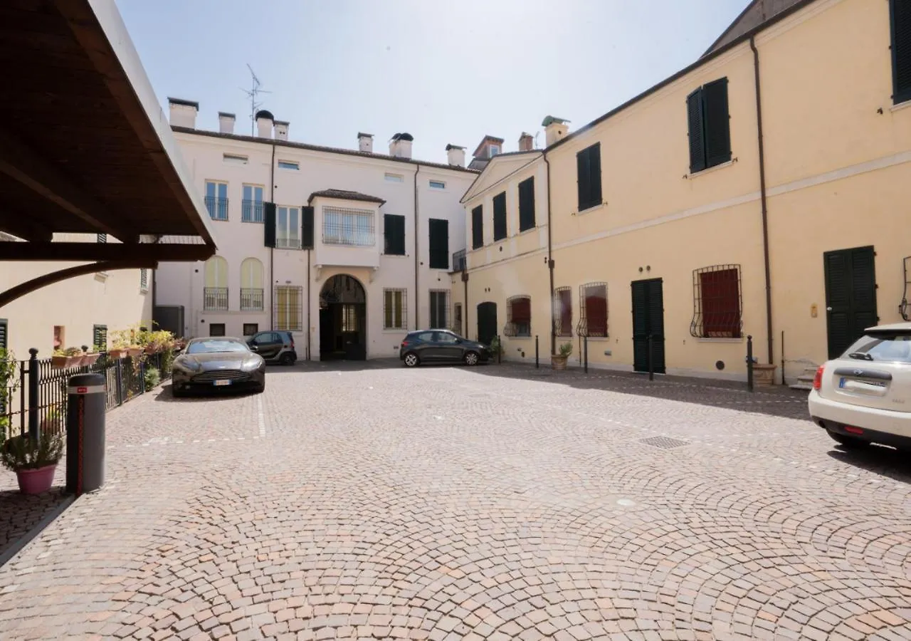 Mansarda Colombo - Car Parking Apartment Ferrara